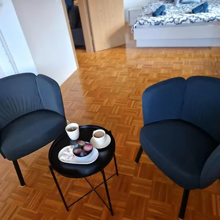 Apartment Zoya *